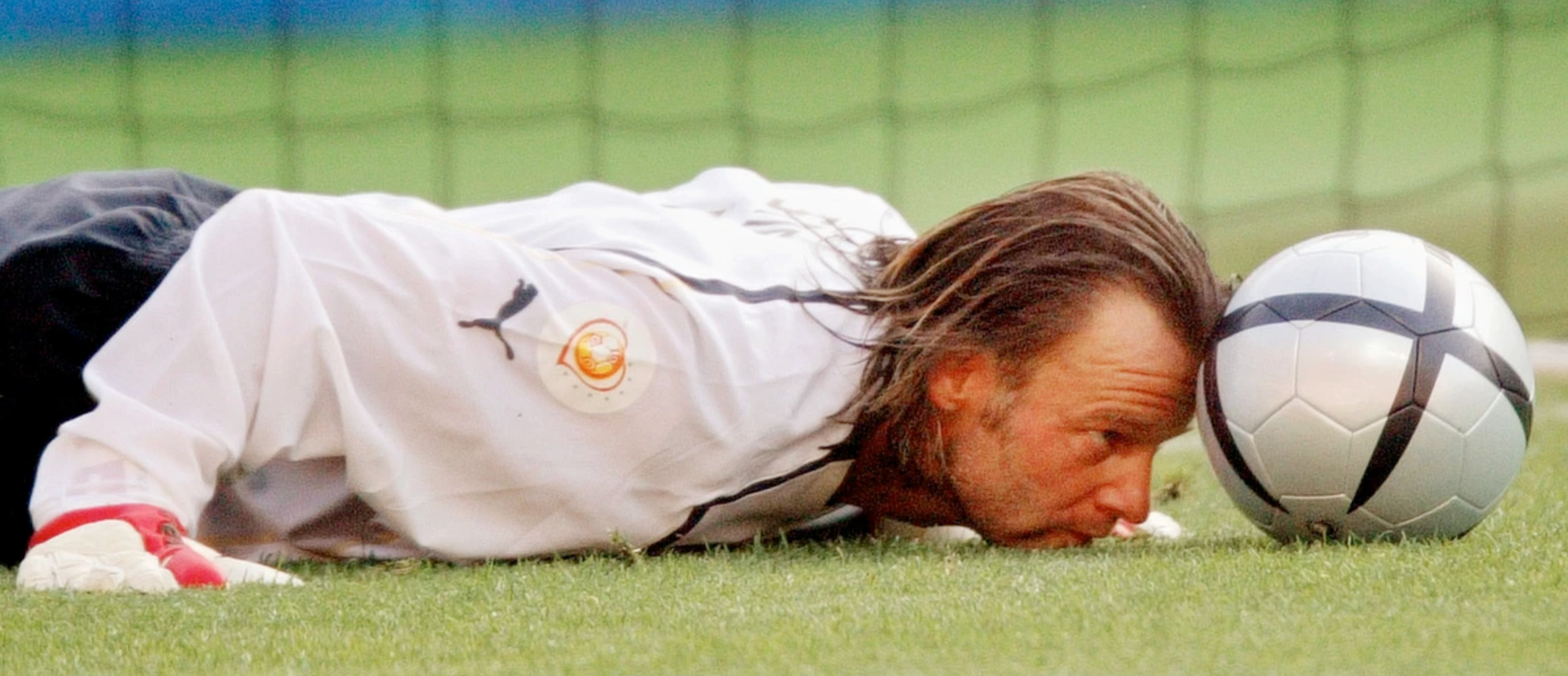 Charity Auktion: Jörg Stiel Trikots zugunsten von Save The