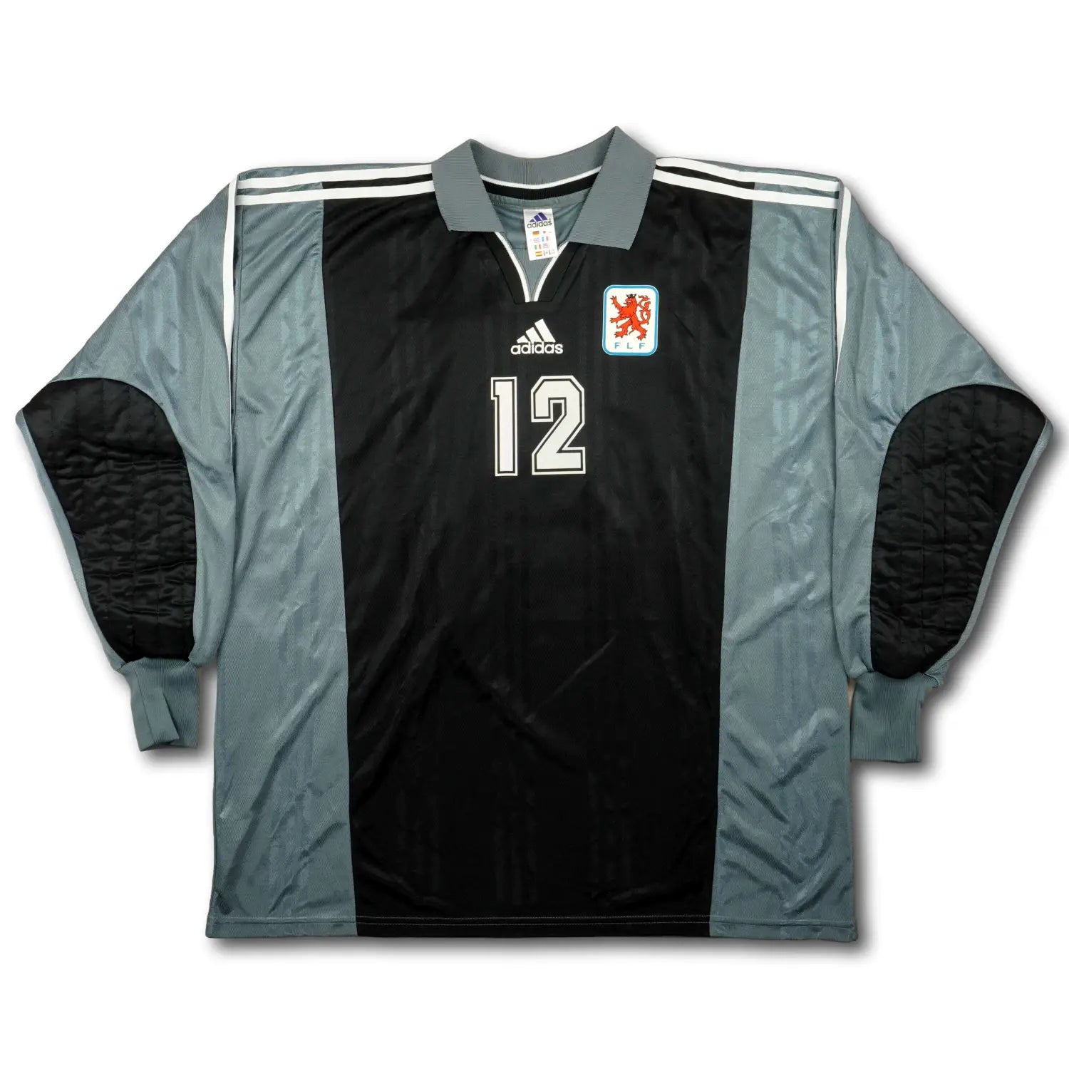 Charity Auktion: Jörg Stiel Trikots zugunsten von Save The