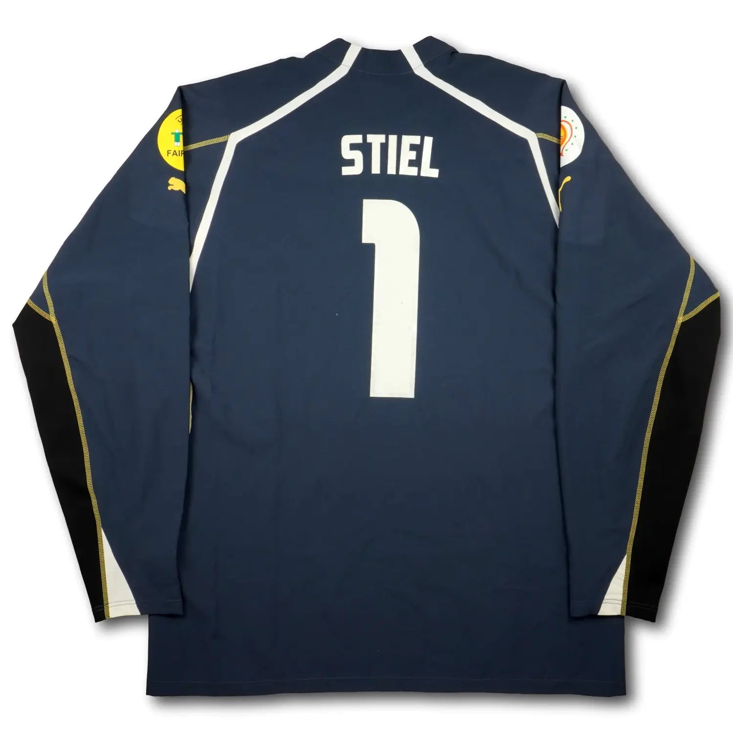 Charity Auktion: Jörg Stiel Trikots zugunsten von Save The