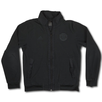 Manchester United fan m adidas