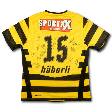 BSC Young Boys 2008-10 Trikot heim signiert vom Team - HÄBERLI #15 - 6/10 - [L]